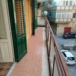 Affitto 4 camera appartamento di 140 m² in Palermo