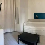 Rent 2 bedroom apartment of 24 m² in Lunel