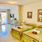 Rent 1 bedroom apartment of 45 m² in Marbella