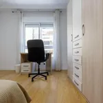 Rent 4 bedroom apartment in Valencia