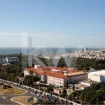 Rent 5 bedroom apartment of 232 m² in Lisbon