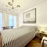 Rent 2 bedroom apartment of 764 m² in Paris