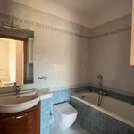 Rent 4 bedroom apartment of 80 m² in Roma