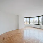 Rent 2 bedroom apartment of 105 m² in New York