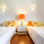 Rent a room of 100 m² in Luz