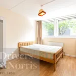 Rent 3 bedroom flat in London