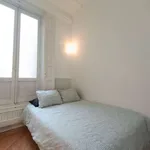 Rent a room of 220 m² in madrid