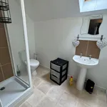 Rent 3 bedroom flat in West Midlands