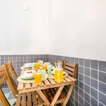 Rent 2 bedroom apartment of 700 m² in Lisbon