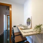 Rent a room of 111 m² in Valencia