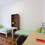 Rent 2 bedroom apartment in Milan