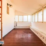 Affitto 4 camera appartamento di 148 m² in Bologna