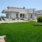 Rent 6 bedroom house of 500 m² in Foggia