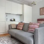 Rent 1 bedroom apartment of 42 m² in Lisbon