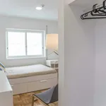 Rent a room of 100 m² in Rio Tinto