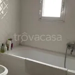 Rent 4 bedroom house of 100 m² in Trevignano Romano