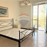 Rent 4 bedroom apartment of 93 m² in Roma