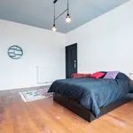 Appartement de 420 m² avec 11 chambre(s) en location à Liège