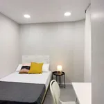 Rent a room of 100 m² in madrid