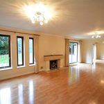 Rent 5 bedroom house in South East England