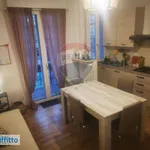 Affitto 4 camera appartamento di 105 m² in Bologna