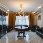 Rent 6 bedroom apartment of 250 m² in Bucharest