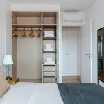 Rent 4 bedroom apartment of 101 m² in Lisbon