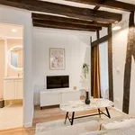 Rent 1 bedroom apartment of 312 m² in Paris