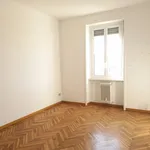 Rent 2 bedroom apartment of 60 m² in Milan