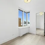 Rent 1 bedroom apartment of 58 m² in New York City