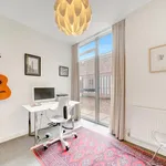 Rent 2 bedroom apartment of 113 m² in London