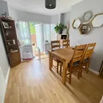 Rent 3 bedroom flat in Shirley