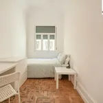 Rent 16 bedroom apartment in Lisbon