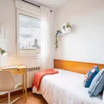 Rent a room of 391 m² in Madrid