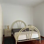 Rent a room of 120 m² in Vila Nova de Gaia