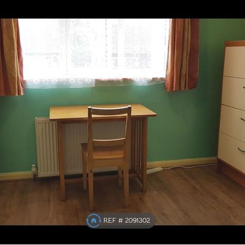 Room to rent in Highfield Rd, Dunkirk, Nottingham, 5 Bed NG7 Airton