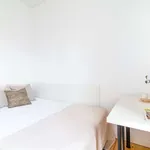 Rent a room of 180 m² in madrid