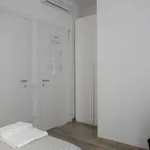 Rent a room of 160 m² in milan