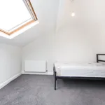 Rent 4 bedroom flat in Leeds