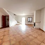 Affitto 4 camera casa di 160 m² in Giugliano in Campania