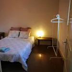 Rent a room of 120 m² in Porto