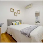 Rent a room of 800 m² in madrid