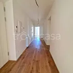 Affitto 5 camera appartamento di 150 m² in Firenze