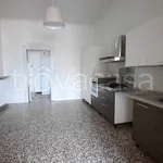 Affitto 4 camera appartamento di 160 m² in Piacenza