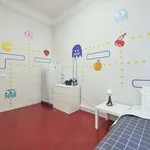 Rent a room of 399 m² in Lisboa