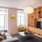 Rent 3 bedroom apartment of 12 m² in Lisbon