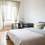 Rent a room in lisbon