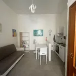 Affitto 1 camera appartamento di 25 m² in Naples