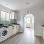 Rent 4 bedroom flat in South East England