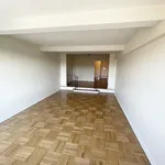 Rent 3 bedroom apartment of 1565 m² in Bronx